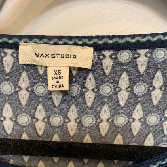 Max Studio Bell Sleeve Dress - Picture 5 of 5